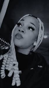 Jocelyn Jameson's Instagram, Twitter & Facebook