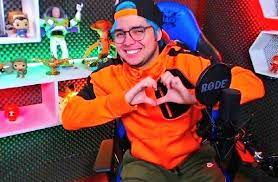 Pin En Fotos De Artistas Famosos