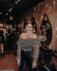 Gemma hayes has long established herself as one of ireland's foremost musical talents. Farmer Wants A Wife Star Emma Hayes Debuts New Relationship Readsector