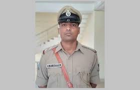 20 tonnes oxygen leaving now from angul to as desired by odisha govt ,odisha police has made spl arrangement to ensure uninterrupted n fast. Sub Inspector Caught Red Handed While Accepting Bribe In Odisha