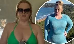 Rebel wilson stunned in a white swimsuit for an underwater photo shoot. Rebel Wilson Flaunts Her Ample Assets In Another Bikini Selfie Daily Mail Online
