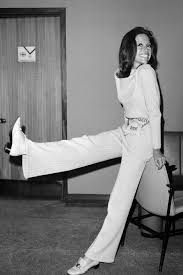 Последние твиты от the mary tyler moore (@marytylermoore7). Want A Chic Sweatpants Alternative Try Retro Knit Sets Wsj