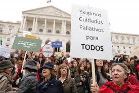 El proyecto de ley pasa ahora al jefe de estado para convertirlo en ley. Manifestacao Contra A Eutanasia Em Portugal Bom Dia