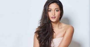 The teaser gives us a glimpse of the film, which revolves around charlie, a labrador. 12 New Age Promising Kannada Heroines Who Are Beautiful Bold And Incredibly Charming Metrosaga