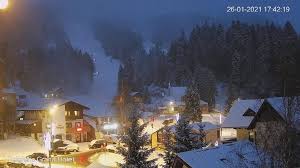Webcam cabana postavaru live partia lupului. Poiana Brasov Camere Live