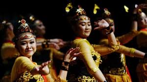 Menikmati Paduan Gerak Tari Jaipong Dan Pencak Silat Bentang Kalang Kumparan Com