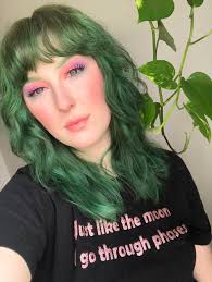 Dyes that are bought in drug stores and specialist shops have very aggressive components that, although in most cases are tolerated by the scalp, can cause allergies, dermatitis, irritation or peeling. Tried Something New And Matched My Eyebrows To My Hair Yay Nay My Green Is Phantom Green Mixed With Transylvania From Arctic Fox Hairdye