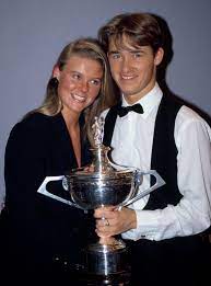 Stephen gordon hendry mbe is a scottish professional snooker player and a commentator for the bbc and itv. Snooker Legend Stephen Hendry Reveals Heartbreaking Moment He Told His Wife He Had Fallen In Love With Someone Else 20 Years Younger Than Him
