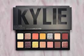 Kylie cosmetics vacation kyshadow palette named take me on vacation palette is the best from summer collection 2017. Kylie Jenner Summer Palette 2019