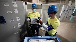The pfizer/biontech vaccine was first approved in britain earlier this month, and uk pfizer has developed a special shipping container that will be filled with dry ice to keep the vaccine from spoiling. Cdc Officially Allows Vaccine To Be Administered As Shipments Begin Cnn