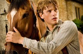 Cet article concerne l'adaptation cinématographique. Critique Dvd Cheval De Guerre L Heure De La Sortie