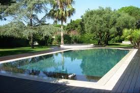 Decouvrez En Image Nos Realisations De Piscine Beton Piscine Miroir Bois Avec Ou Sans Volet Sans Oubliez Nos Spas Pr Photo Piscine Piscine Piscines Design