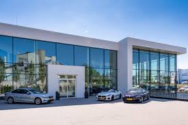 Simply enter your town, postcode or nearest centre and find out where you can buy your new bmw. Bmw Garage Muzzolini Referenzen Stahlsysteme Jansen Ag Jansen