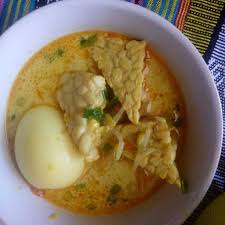 Kuah yang lezat dan gurih menciptakan resep sayur tahu santan kuah kuning, meskipun sederhana dapat menjadi hidangan. Resep Tempe Santan Hal