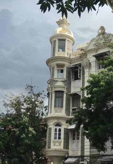 Early 20th Century. India, Bombay (Mumbai). Surviving British era houses in Bandra. There was a time when Bandra consisted of nothing but bungalows, gardens and tree lined avenues, hence it's nickname 'Queen