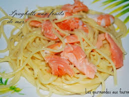 Ajouter le lait, sel, poivre et ajouter 200cl de jus de cuisson de fruits de mer et laisser cuire à nouveau. Spaghetti Aux Fruits De Mer Recette Par Les Gourmandes Aux Fourneaux