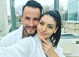 Kulcsár edina férje az instagramos sztorijában őszintén leírta, mit titkolt el gyermekei anyja elől. Korhazban Keszult Fotokat Osztottak Kulcsar Edinaek A Kis Medoxrol Szmo Hu