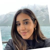 Komal Gill's Instagram, Twitter & Facebook