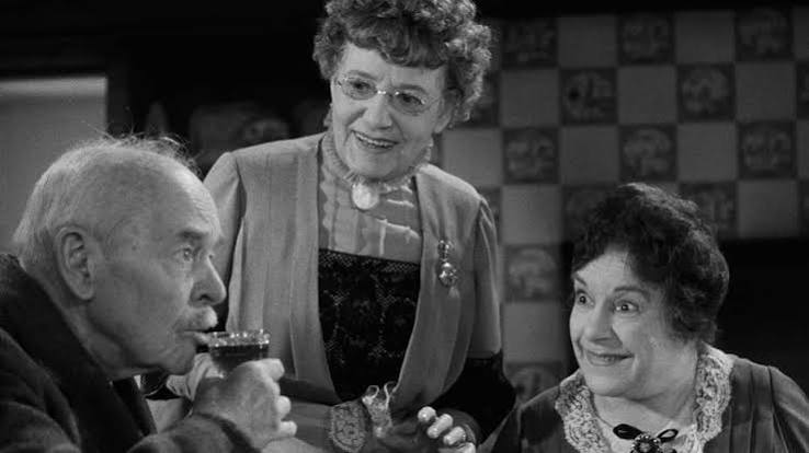 Arsenic and Old Lace' Drags America's History From the Dark Dank Basement »  PopMatters