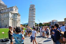 The leaning tower of pisa or simply the tower of pisa is the campanile, or freestanding bell tower, of the cathedral of the italian city of. Sejarah Dan Fakta Menarik Di Balik Menara Pisa Futuready