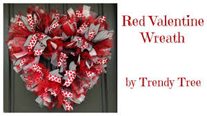 I wanted something bright and poppy to shake the winter blahs away. Basic Red Valentine Wreath 2016 By Trendy Tree Youtube