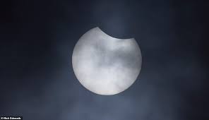 A total lunar eclipse will soon take place on 26 may 2021. Huktmawxj9q4sm