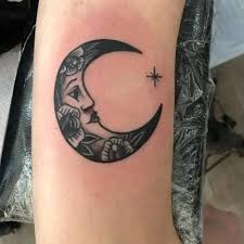 Achmad rofi'i menegaskan,bulan sabit dan bintang sesungguhnya bukan bagian daripada islam dan tidak semestinya dianggap sebagai lambang islam. 35 Desain Tato Bulan Dan Maknanya Wanita22
