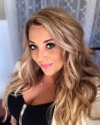 Elisa Zamora's Instagram, Twitter & Facebook