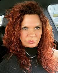 Hairdresser specializing in color and cuts in town