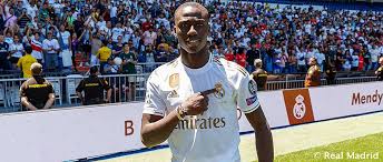 Real madrid zidane welcomes back mendy and valverde for chelsea zidane will call upon mendy and valverde for the champions league second leg against chelsea. Mendy Trat Auf Den Rasen Des Santiago Bernabeu Stadions Real Madrid Cf