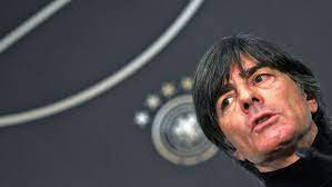 Comme angela merkel, joachim löw s'apprête à quitter ses fonctions après quinze longues années. Bundesliga Joachim Low Signs New Germany Deal Until 2022