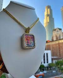 Apple Watch Nft 1 In 2021 Gold Apple Watch Gold Chain With Pendant Pendant