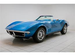 Maybe you would like to learn more about one of these? Chevrolet Corvette C3 Stingray Convertible Lemans Blue 1968 Occasion Albers Sportscars