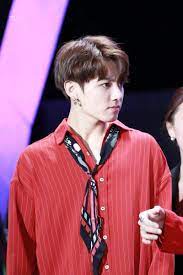 Show me just a bit of your feelings, jungkook, you pray silently as you watch him, . Ä'Æ°á»£c Nhung Foto Jungkook Jungkook Cute Jeon Jungkook