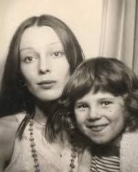 Dixie Armstrong's Instagram, Twitter & Facebook