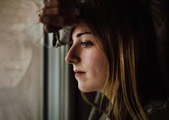 Mama sa sinom išla po sestru na aerodrom, pogledajte njegovu slatku  reakciju na tetu