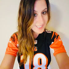 Esha Thompson's Instagram, Twitter & Facebook