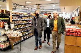 To start a grocery store, first define the scope of your target market and find a retail location, ideally with parking, where you can conveniently reach this target market. Seelander In Herrenberg Eroffnet