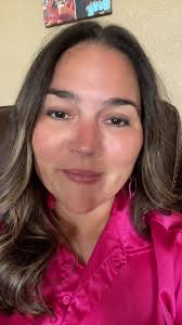 Emmy Muñoz (@emmybl_16)