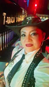 CASOS SE VEN 🤭 QUE NOS AYUDAN A CUIDAR A NUESTROS ESPOSO 🤦🏼‍♀️ JAJAJJAJA  MIREN NO MAS LO QUE PASO .. #lacriadadescarada #yolandadelrio #rancheras  #show #destacar #reels #reels #privado #pueblo #tributo