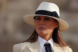 Melania reageert op geruchten over affaires van Trump: “Ik heb  belangrijkere zaken aan mijn hoofd”