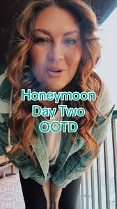 Fall Honeymoon Outfit for Fall in Tennessee