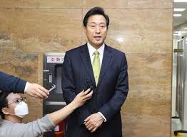국민의힘 오세훈·국민의당 안철수 서울시장 후보 단일화 여론조사가 오는 22∼23일 실시된다. G3xxtg9fix0z8m