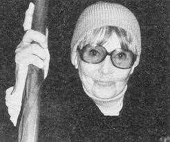 Greta Garbo's iconic umbrella photo in the 1970s