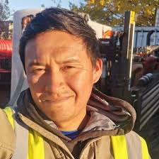 𝐍𝐨𝐦𝐛𝐫𝐞: julio cesar ( Ruben de apodo) 📍𝐄𝐬𝐭𝐚𝐝𝐨: Guadalajara  Jalisco. 🎂𝐄𝐝𝐚𝐝: 42 años Estatura: 162 🍕𝐂𝐨𝐦𝐢𝐝𝐚 𝐟𝐚𝐯𝐨𝐫𝐢𝐭𝐚:  enchiladas verdes 🎨𝐂𝐨𝐥𝐨𝐫 𝐟𝐚𝐯𝐨𝐫𝐢𝐭𝐨: negro y verde 🐕𝐏𝐞𝐫𝐫𝐨  𝐨 𝐠𝐚𝐭𝐨: gato y perro ...