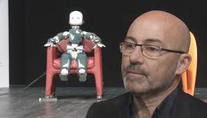 Roberto cingolani (born 23 december 1961) is an italian physicist and academic who has been serving as minister for ecological transition in the cabinet of prime minister mario draghi since 13 february 2021. Quando Il Neo Ministro Cingolani Porto A Trento Il Suo Robot Politica Istituzioni Tgr Trento