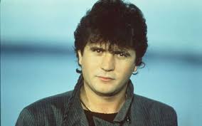 Daniel balavoine, chanteur atypique et engagé, né le 5 février 1952 à alençon, commence sa carrière en formant le groupe qui est ce jeune producteur de 34 ans ? Sept Choses Que Vous Ne Savez Peut Etre Pas Sur Daniel Balavoine