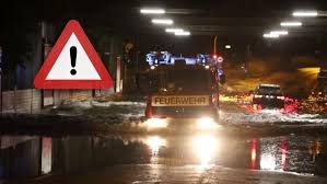 Ein turbulentes wochenende mit schweren gewittern steht vor der haustür. Uberflutungen Gewitter 90 Km H Boen Schwere Gewitter In Nrw Wetter Com