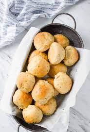 These soft and hearty whole wheat dinner rolls are made with 100% whole wheat flour and sweetened with honey. Garlic Herb Homemade Whole Wheat Dinner Rolls Watch What U Eat