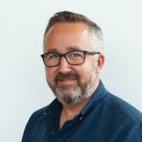 8 "Tom Cruickshank" profiles